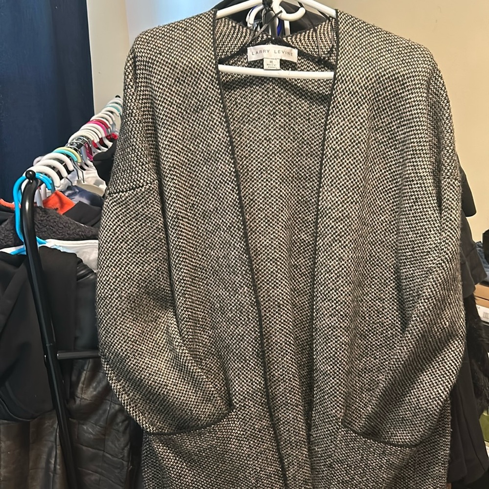 NWOT Larry Levine cardigan Sweater